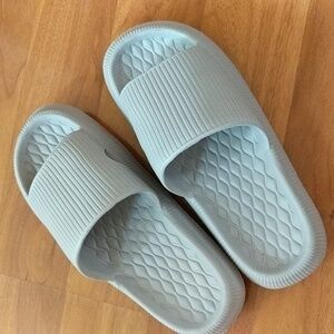 Memerey from slipper size 40